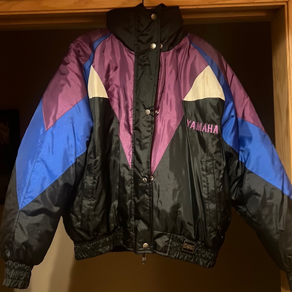 Yamaha snowmobile jacket women’s size large worn 1 time like new.
